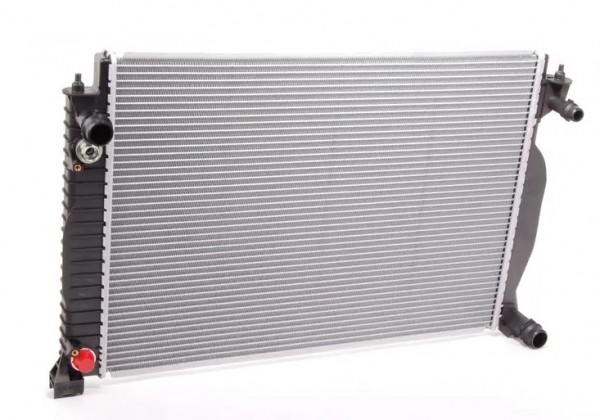 Радиатор охлаждения автоматическая коробка под кондиционер на 3.0 i V6, 3.2 FSI